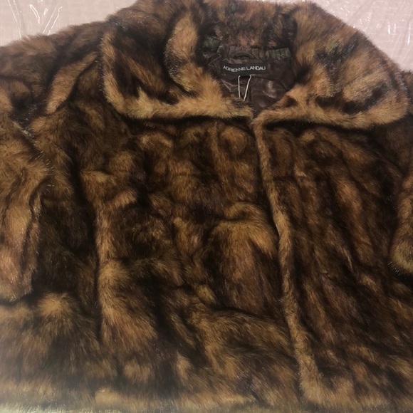Gorgeous faux fur waist coat - Picture 5 of 6